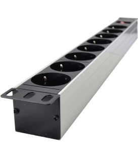 TRIPLE DE 8 SCHUKOS CON INTERRUPTOR (FDO EN ALUMINIO) 2 MTS DE CABLE.